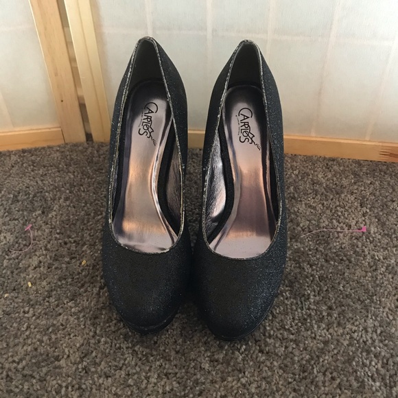 Women’s shoes - Picture 1 of 3